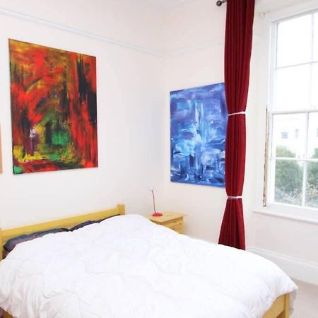 Stunning Arty Apartment In The Heart Of Clifton Bristol Exterior foto