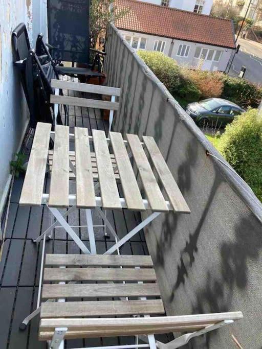 Stunning Arty Apartment In The Heart Of Clifton Bristol Exterior foto